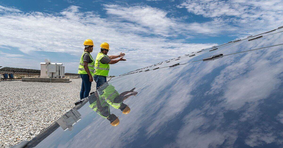 sustainability-workers-landscape