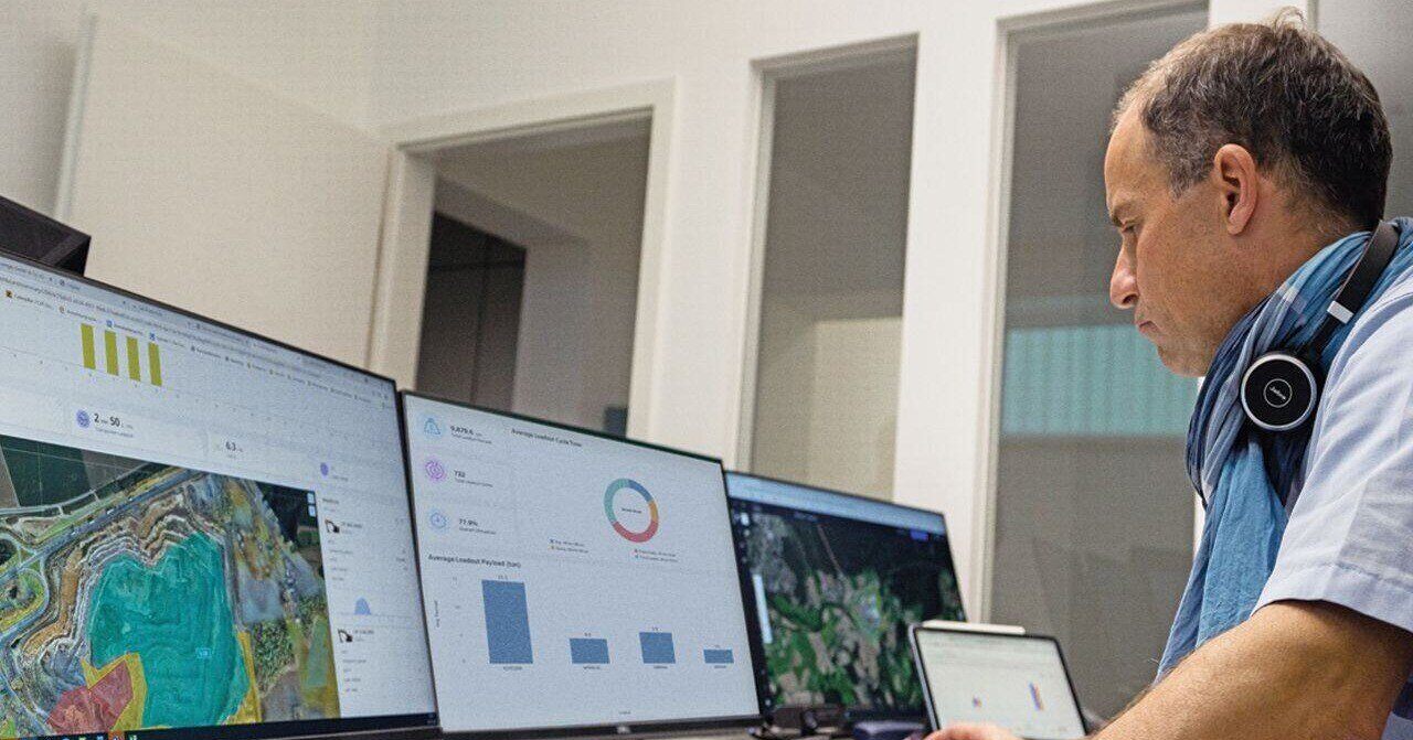 vision-link-productivity-desk-computer-landscape