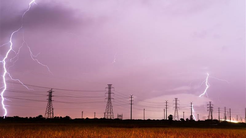 Power Resiliency in Storms