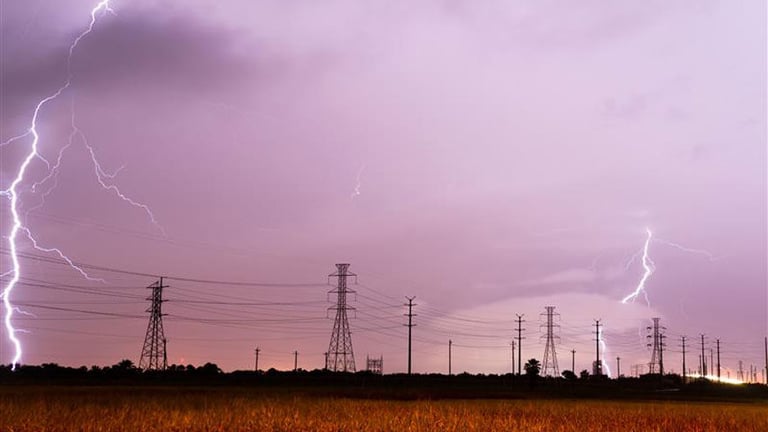 Power Resiliency in Storms